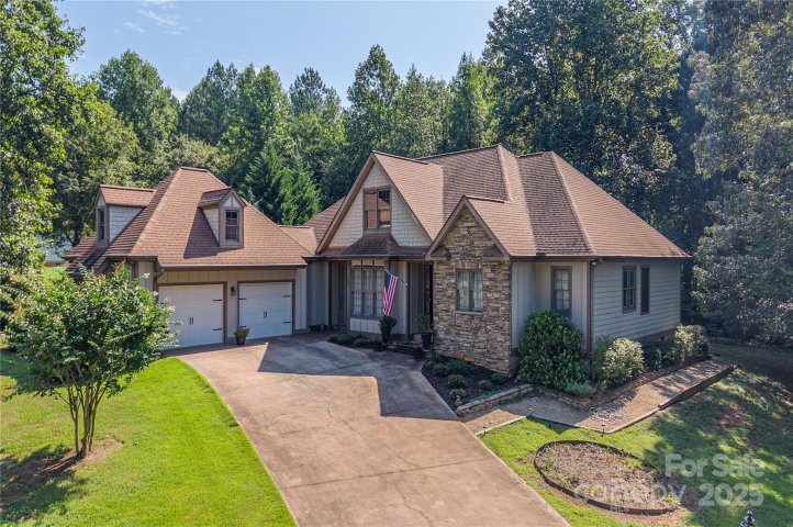 147 Bridge Lane 5 sold home in Vista At The Riverbank, Tryon, NC