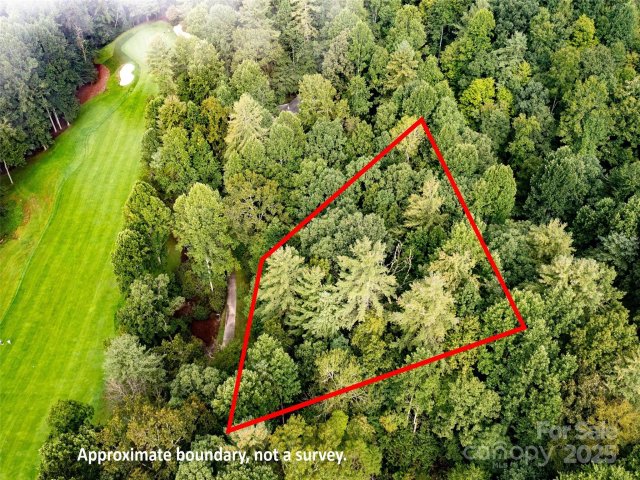 153 Chattooga Run pending home in Champion Hills, Hendersonville, NC