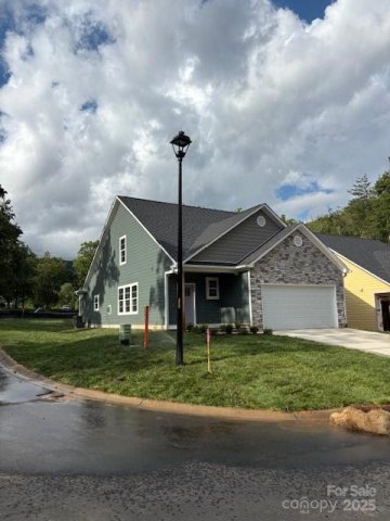 208 Slade Lane sold home in Brooks Cove, Black Mountain, NC