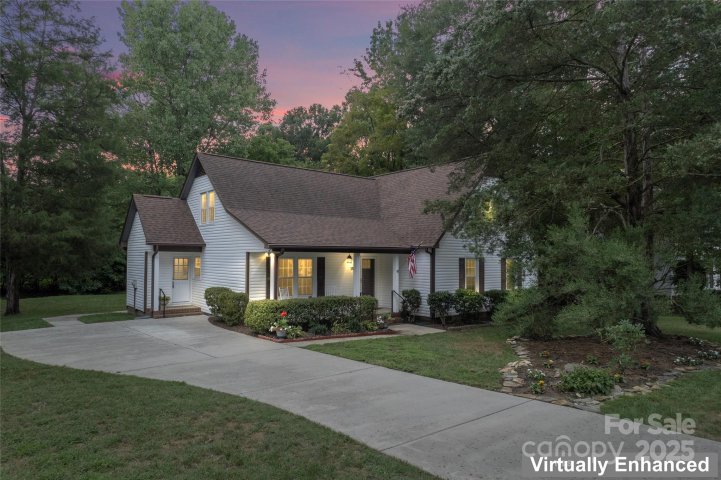 5812 Chapel Creek Court sold home in Sturnbridge, Charlotte, NC