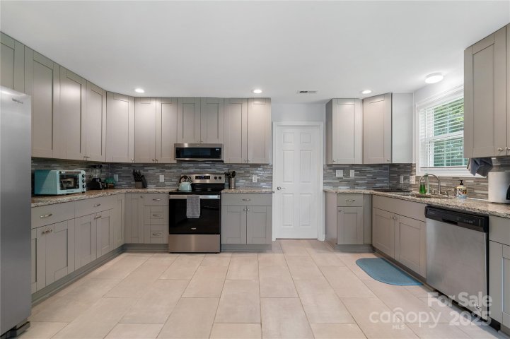 2510 Sherrill Street active home in Reid Park, Charlotte, NC