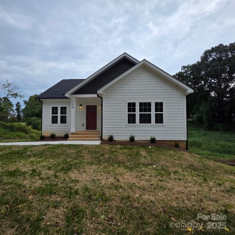 309 Riley Court pending home in Firestone Textiles Inc, Gastonia, NC