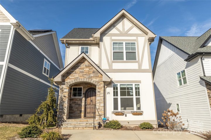 20 Tudor Way sold home in Tudor Croft, Black Mountain, NC