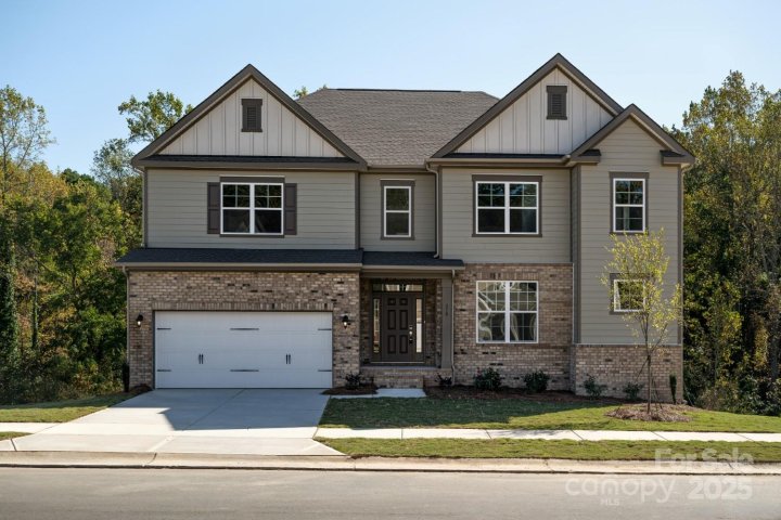 210 E Warfield Drive sold home in Oakridge Farms, Mooresville, NC