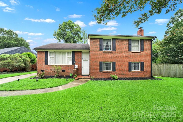 5300 Grafton Drive active home in Shannon Park, Charlotte, NC