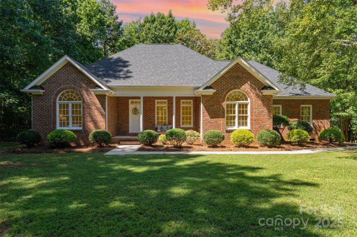 287 Beaten Path Road sold home in SHAVENDERS BLUFF, Mooresville, NC