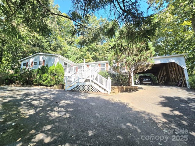 113 Reeves Road sold home in Country Place, Leicester, NC