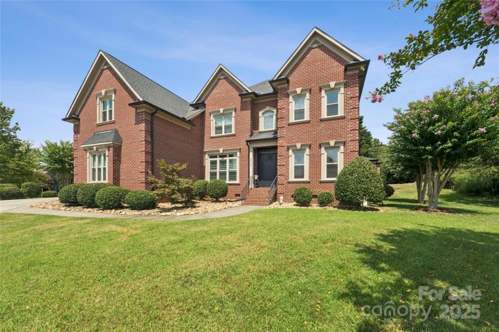 5518 Two Iron Drive sold home in Emerald Lake, Matthews, NC