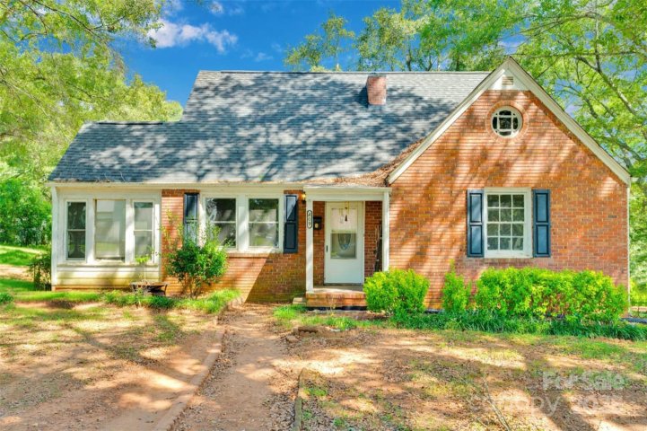 Homes in Woodside, Shelby