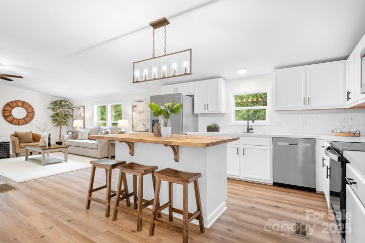 136 Ridge Creek Drive sold home in Rocky Creek Cove, Troutman, NC