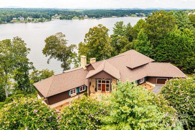 833 36th Avenue Place sold home in Governors Harbour, Hickory, NC