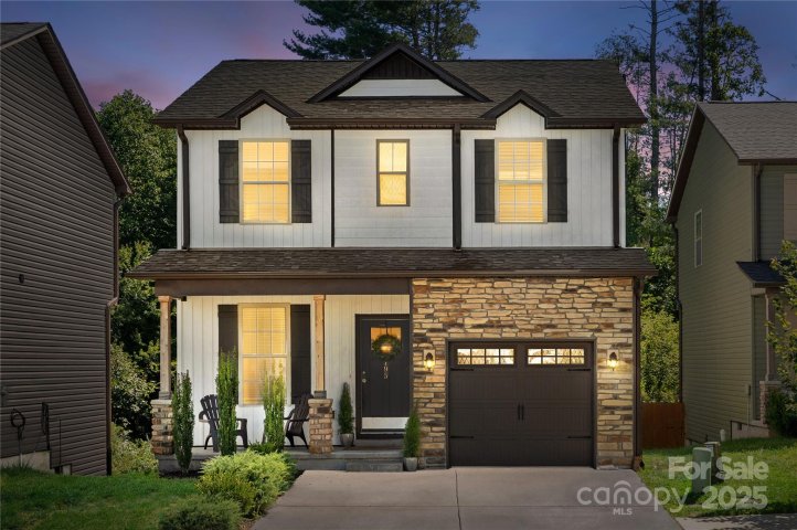 195 Cardwell Lane sold home in Sycamore Cottages, Fletcher, NC
