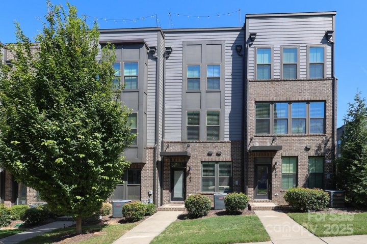 163 Music Hall Way sold home in Tremont Square, Charlotte, NC