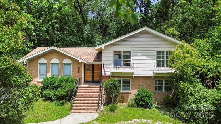 9115 Joyce Kilmer Drive sold home in College Downs, Charlotte, NC