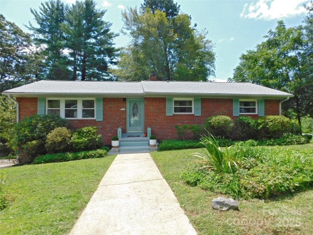 366 Hawthorne Drive sold home in Pisgah Heights, Brevard, NC