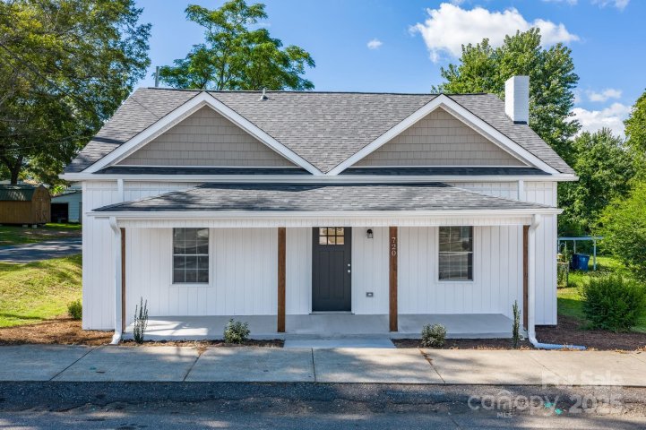 720 E Main Street sold home in Boyd Heights, Maiden, NC