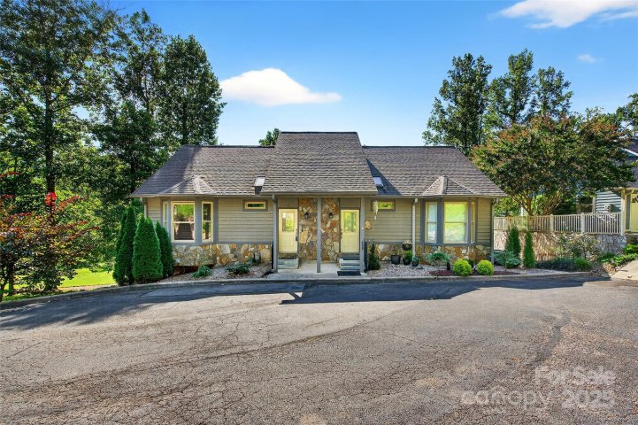 307 7 Blue Ridge Drive active home in Linville Falls Mountain Club and Preserve, Marion, NC