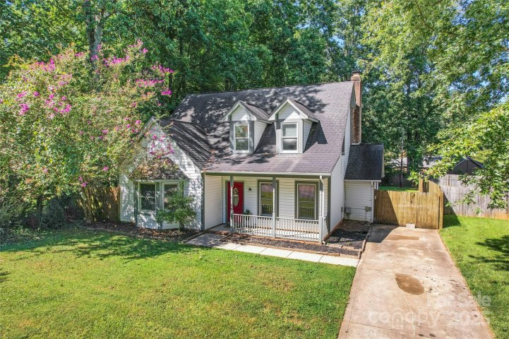 5925 Loch Arbor Lane sold home in Mcalpine Woods, Charlotte, NC
