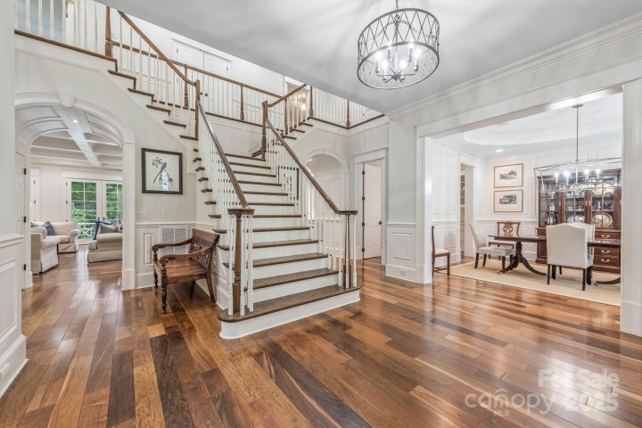 946 Laurel Creek Lane pending home in Laurel Hill, Charlotte, NC