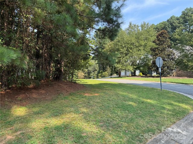 2347 Capes Cove Drive pending home in Northview Harbour, Sherrills Ford, NC