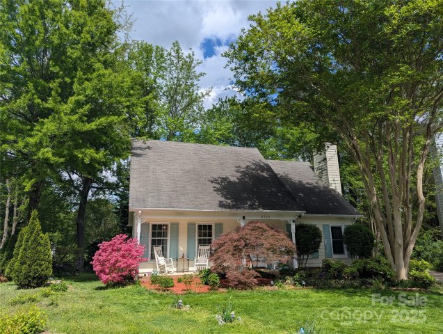 9723 Manus Court sold home in Glenwood Manor, Matthews, NC