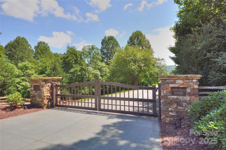110 Stone Valley Way 20 active home in Oleta Falls, Hendersonville, NC