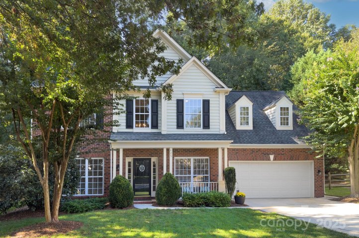 425 Gilchrest Circle sold home in Matthews Estates, Matthews, NC