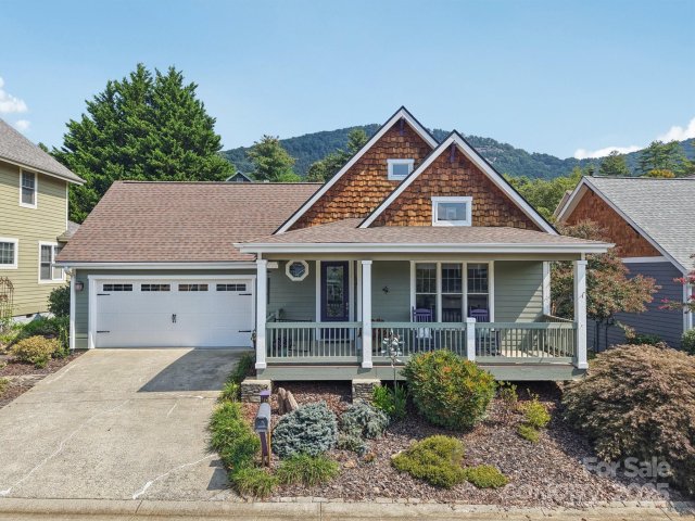 5 Olde Cottage Lane sold home in Eastwood Village, Asheville, NC