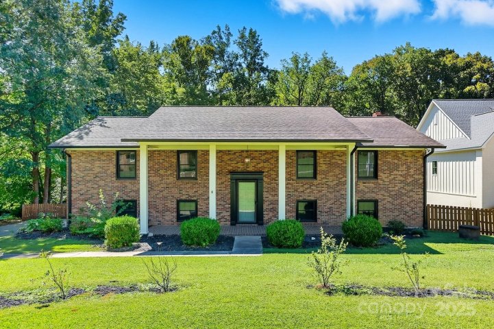 62 Bowen Drive sold home in Branch Woods, Belmont, NC