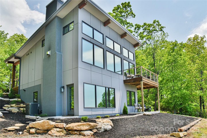 41 High Cliffs Trail pending home in High Cliffs At Round Mountain, Black Mountain, NC