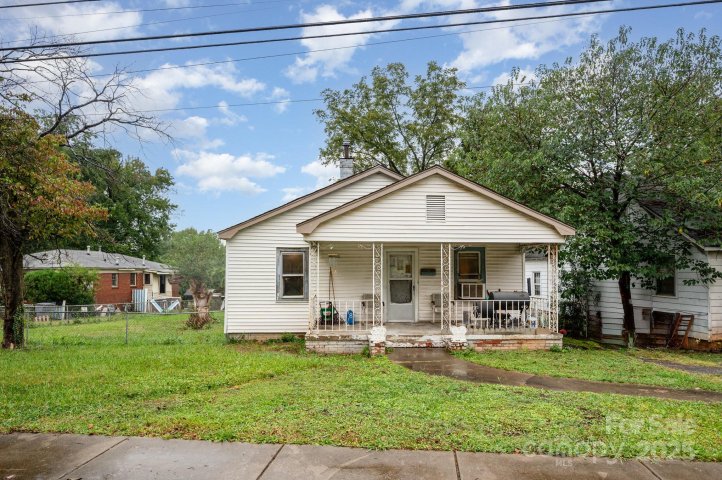 2428 Booker Avenue sold home in Washington Heights, Charlotte, NC