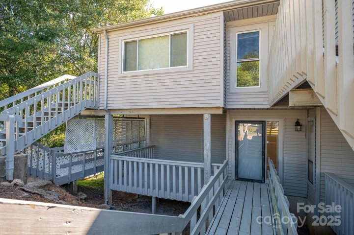 1050 21st Avenue 49 sold home in Quail Run, Hickory, NC