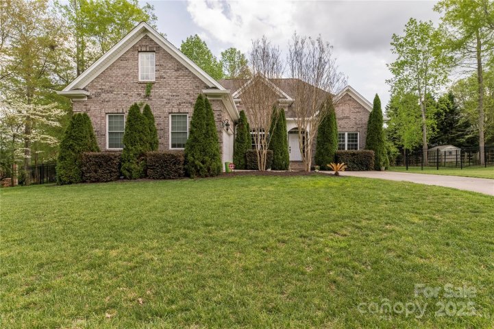 233 Highland Forest Drive sold home in Patrick Place, Clover, SC