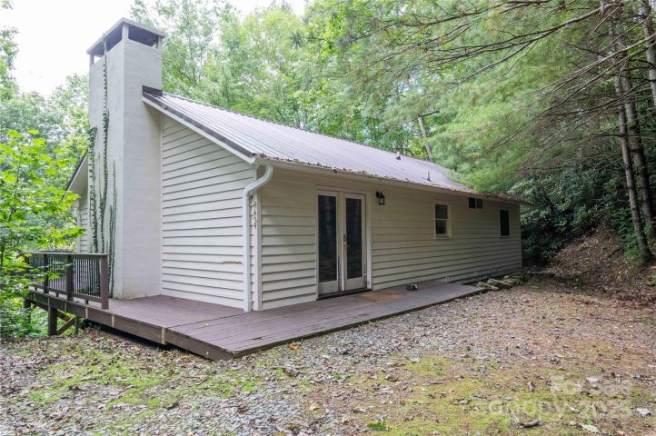 479 Big Ridge Road active home in Mount Mitchell Lands, Burnsville, NC