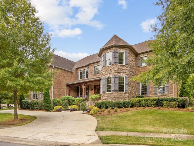5808 Copperleaf Commons Court sold home in Enclave, Charlotte, NC