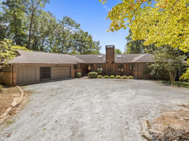 831 Hooper Creek Road sold home in Red Fox, Tryon, NC