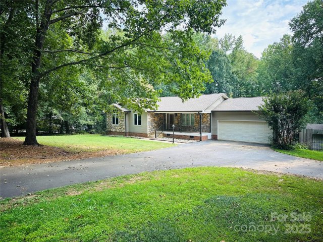 7536 Forest Oak Drive sold home in Forest Oaks, Denver, NC