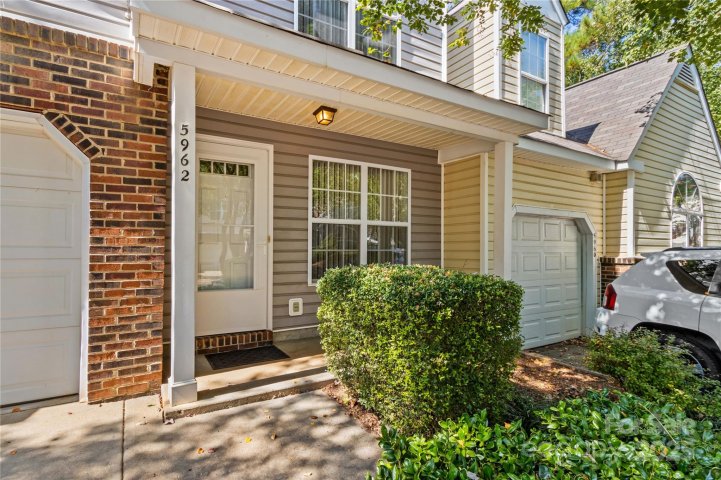 5962 Moose Lane sold home in Huntington Ridge, Charlotte, NC