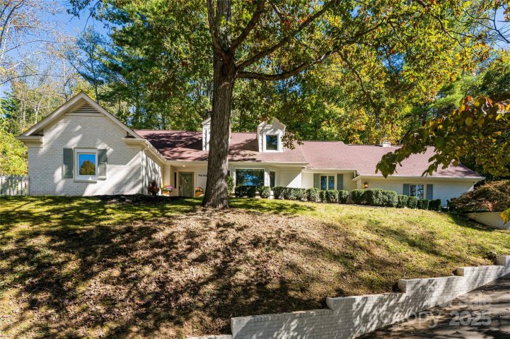 166 Brookwood Road sold home in Sherwood Heights, Asheville, NC