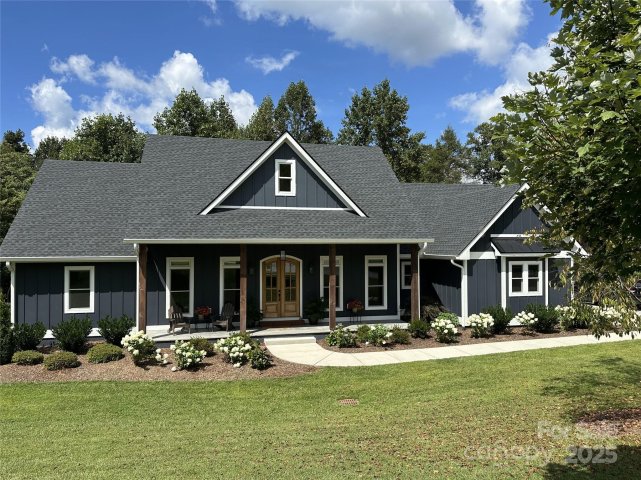 404 Summer Orchard Drive sold home in Old Orchard, Hendersonville, NC