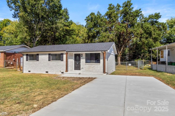 9235 Edgevale Drive sold home in Beatties Ford, Charlotte, NC