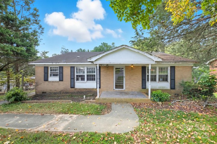 2925 Crescent Lane sold home in Brookhaven, Gastonia, NC