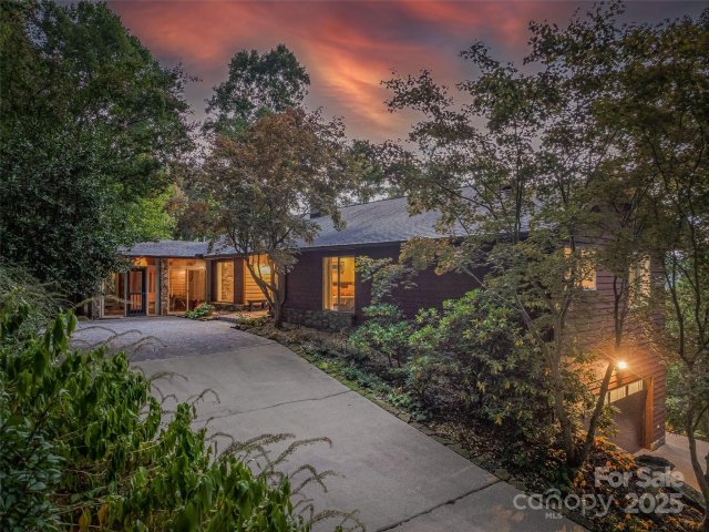 605 Upper Sondley Drive sold home in Sondley Estates, Asheville, NC