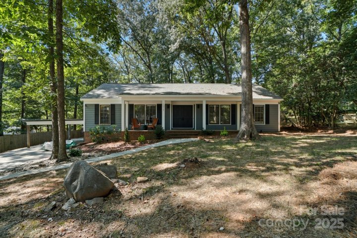 1217 Blossomwood Court sold home in Wood Hollow, Matthews, NC