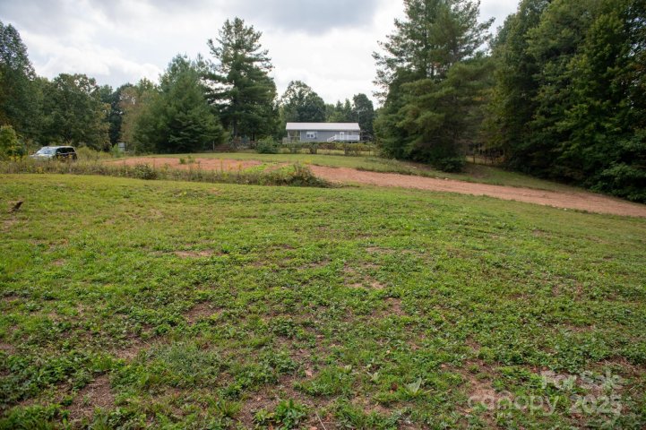 4277 Chinquapin Circle 75 sold home in Burkeshire Estates, Lenoir, NC