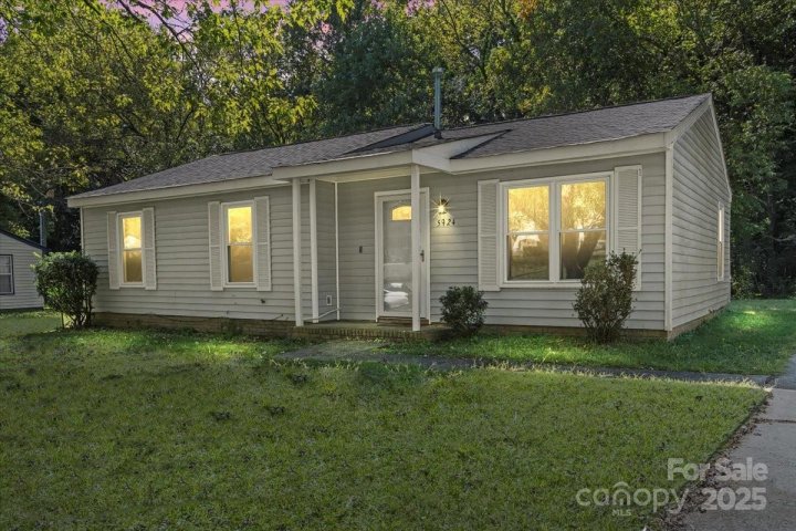 5924 Bridlewood Lane sold home in Bridlewood, Charlotte, NC