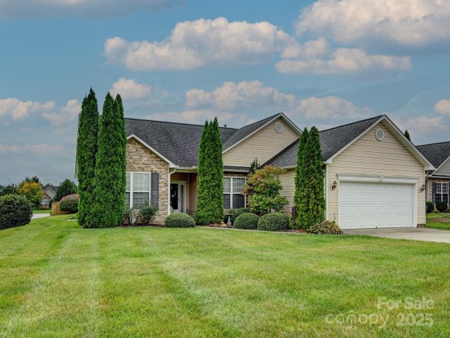 19 Pamlico Road pending home in River Stone, Fletcher, NC