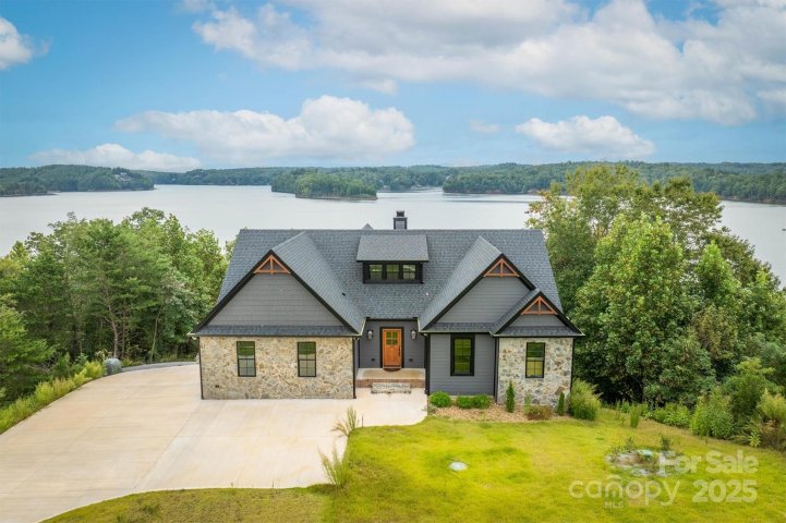 464 Lakecrest Drive sold home in Bear Cliff, Nebo, NC