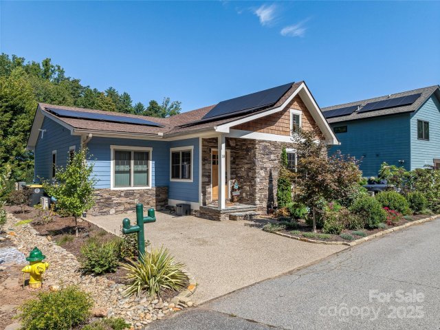 18 Destination Drive pending home in The Villages At Crest Mountain, Asheville, NC