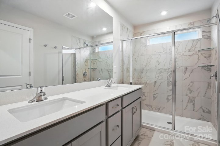 633 Cassidy Court active home in Arbor Chase, Clover, SC